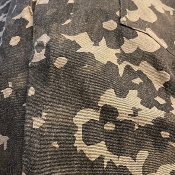 Anthropologie AMADI Floral Camo Trousers NWT - Picture 2 of 6